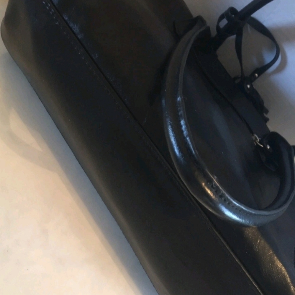 New ELLEN TRACY BLACK HANDBAG - Picture 5 of 9